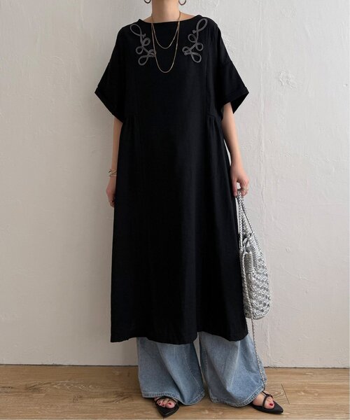 LBC(エルビーシー)の「コード刺繍ロングワンピース(ワンピース・レディース・ブラック/ベージュ/ブラウン・M)」の1枚目の写真