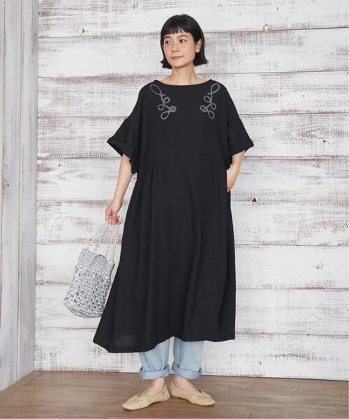 LBC(エルビーシー)の「コード刺繍ロングワンピース(ワンピース・レディース・ブラック/ベージュ/ブラウン・M)」の5枚目の写真