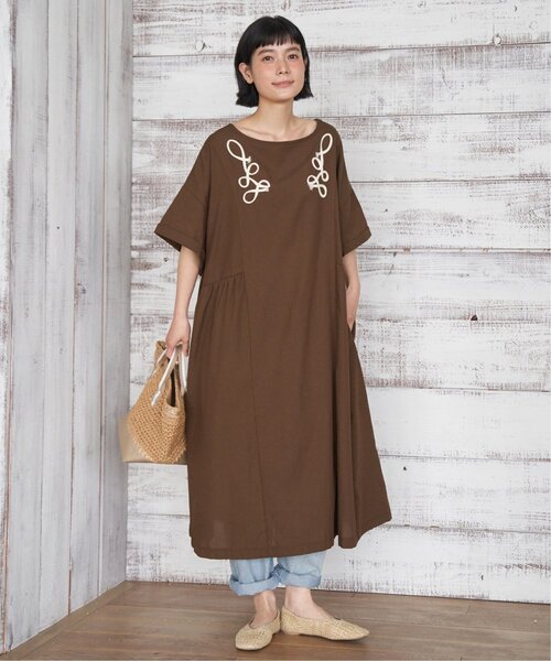 LBC(エルビーシー)の「コード刺繍ロングワンピース(ワンピース・レディース・ブラック/ベージュ/ブラウン・M)」の6枚目の写真