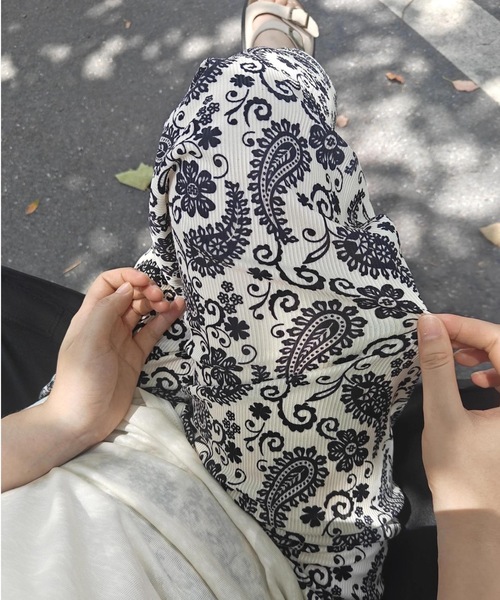 Teem Store（チームストア）の「ペイズリー柄バンダナデザインリブイージーパンツ（その他パンツ・レディース・グレー/チャコール/ホワイト/ブラウン・S/M）」の6枚目の写真