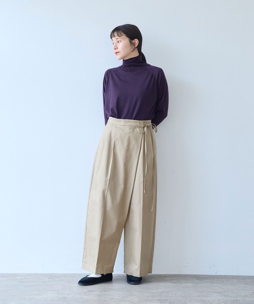 yuni(ユニ )の「master seed Cotton chino wrap pants(その他パンツ・レディース・ベージュ/アイボリー・M/S)」の3枚目の写真