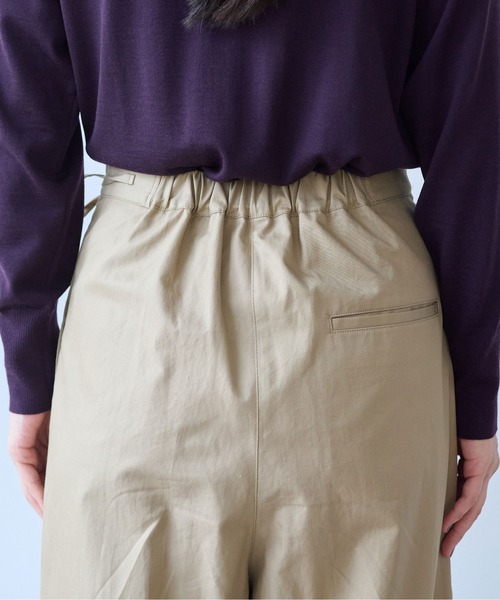 yuni(ユニ )の「master seed Cotton chino wrap pants(その他パンツ・レディース・ベージュ/アイボリー・M/S)」の17枚目の写真