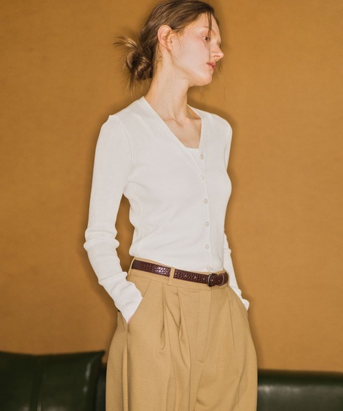 GENERAL IDEA(ジェネラルアイデア)の「【GENERAL IDEA】テンセルリブVネックカーディガン / TENCEL RIBBED V-NECK CARDIGAN(カーディガン/ボレロ・レディース・ホワイト・L/M/S)」の1枚目の写真