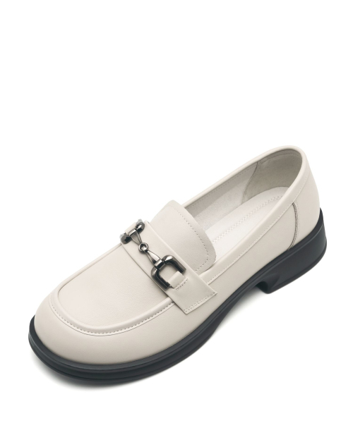 SPUR(シュプール)の「クラウドクラシックレザー ローファー 牛革ローファー 3.5cm -WS9012 (2カラー)(ローファー・レディース・アイボリー/ブラック・23cm/23.5cm/24cm/24.5cm/25cm)」の3枚目の写真