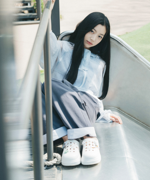 OHESHIO(オヘシオ)の「SHEER SOFT WINDBREAKER, SKY BLUE(ナイロンジャケット・レディース・その他・FREE)」の2枚目の写真