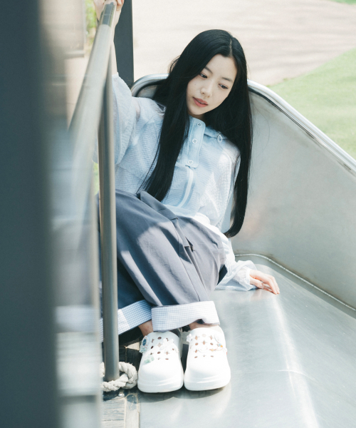 OHESHIO(オヘシオ)の「SHEER SOFT WINDBREAKER, SKY BLUE(ナイロンジャケット・レディース・その他・FREE)」の3枚目の写真