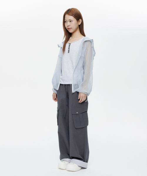 OHESHIO(オヘシオ)の「SHEER SOFT WINDBREAKER, SKY BLUE(ナイロンジャケット・レディース・その他・FREE)」の6枚目の写真