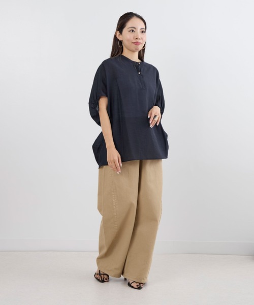 MICA&DEAL(マイカ&ディール)の「シアーリネン混ポンチョブラウス(シャツ/ブラウス・レディース・ダークネイビー/アイボリー/カーキ・FREE)」の5枚目の写真