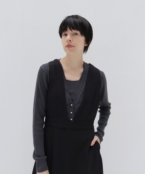 DRESSLAVE(ドレスレイブ)の「asetate twill pinafore dress(アセテートツイルピナフォアドレス)(ワンピース・レディース・ブラック/カーキ・38)」の6枚目の写真
