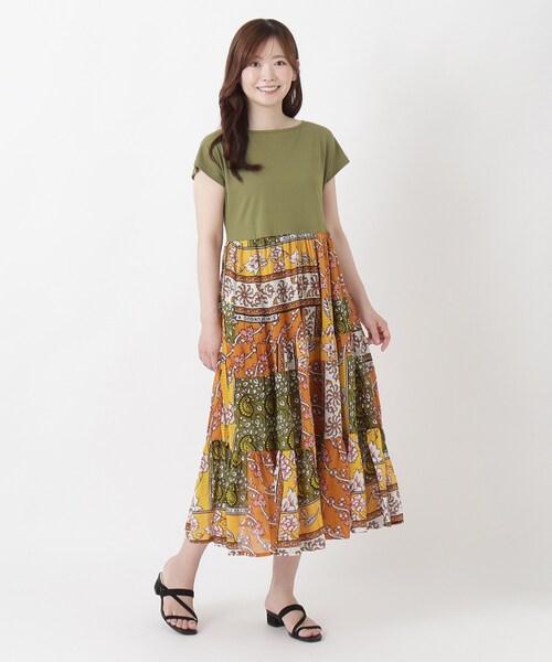 one'sterrace(ワンズテラス)の「リゾート コンビパッチワーク風ワンピース(ワンピース・レディース・カーキ系5/ベージュ系8/ネイビー系5・02)」の4枚目の写真