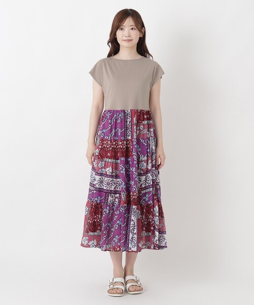 one'sterrace(ワンズテラス)の「リゾート コンビパッチワーク風ワンピース(ワンピース・レディース・カーキ系5/ベージュ系8/ネイビー系5・02)」の5枚目の写真