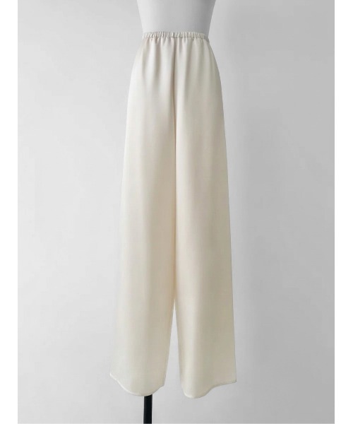 NOWNS(ナウンス)の「Lula | Satin sleek pants(その他パンツ・レディース・ブラック/アイボリー・FREE)」の3枚目の写真