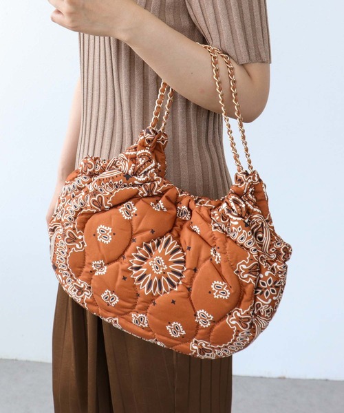 Three Four Time（ｽﾘｰﾌｫｰﾀｲﾑ）の「バンダナプリントギャザーBAG（ショルダーバッグ・レディース・ブラウン/ブラック/グリーン・FREE）」の2枚目の写真