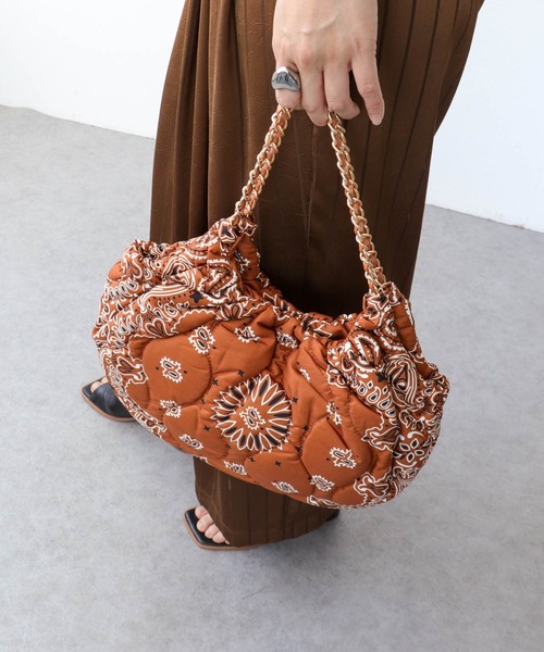 Three Four Time（ｽﾘｰﾌｫｰﾀｲﾑ）の「バンダナプリントギャザーBAG（ショルダーバッグ・レディース・ブラウン/ブラック/グリーン・FREE）」の19枚目の写真