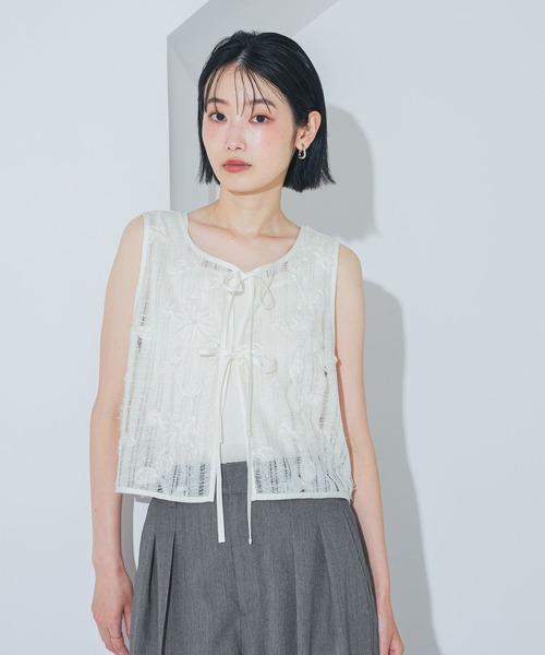 LAKOLE(ラコレ)の「コード刺繍レースベスト / 839307(ベスト・レディース・ブラック/オレンジ/アイボリー・FREE)」の22枚目の写真