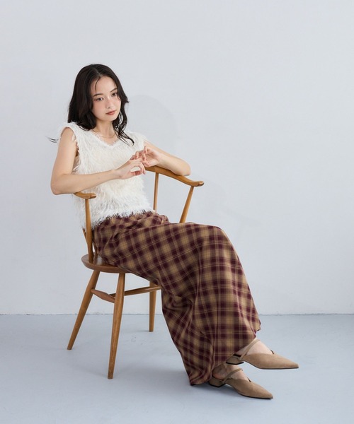 mysty woman(ミスティウーマン)の「フラッフィーVネックベスト 1054534(ベスト・レディース・オフホワイト/ライトグレー/ブラウン・FREE)」の8枚目の写真