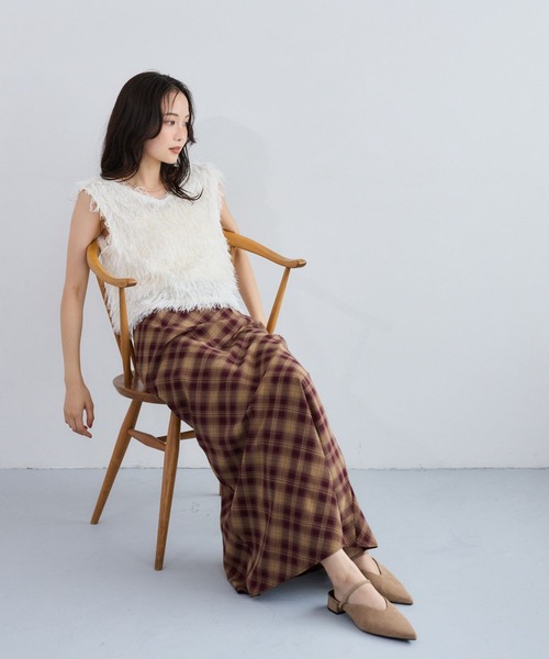 mysty woman(ミスティウーマン)の「フラッフィーVネックベスト 1054534(ベスト・レディース・オフホワイト/ライトグレー/ブラウン・FREE)」の11枚目の写真