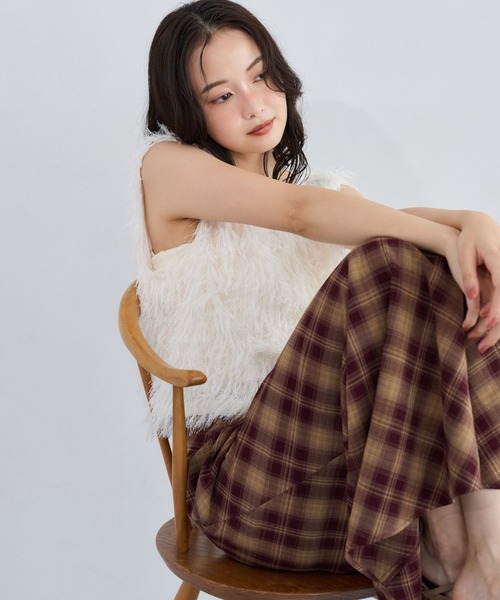 mysty woman(ミスティウーマン)の「フラッフィーVネックベスト 1054534(ベスト・レディース・オフホワイト/ライトグレー/ブラウン・FREE)」の13枚目の写真