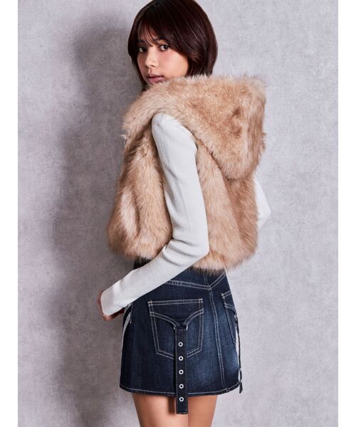 GYDA(ジェイダ)の「ハイウエストCURVE LINEスカートライクデニムショートパンツ(デニムスカート・レディース・ブラック/インディゴブルー・SMALL/MEDIUM)」の9枚目の写真