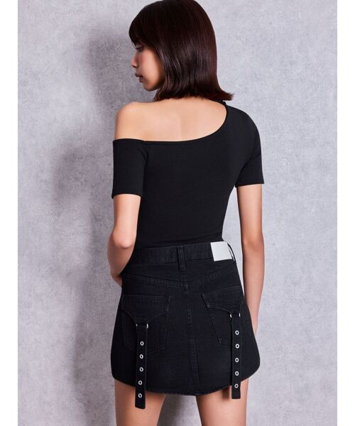 GYDA(ジェイダ)の「ハイウエストCURVE LINEスカートライクデニムショートパンツ(デニムスカート・レディース・ブラック/インディゴブルー・SMALL/MEDIUM)」の13枚目の写真