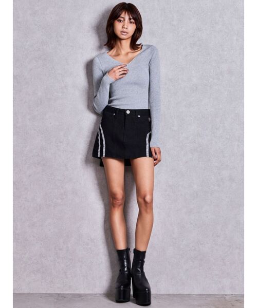 GYDA(ジェイダ)の「ハイウエストCURVE LINEスカートライクデニムショートパンツ(デニムスカート・レディース・ブラック/インディゴブルー・SMALL/MEDIUM)」の19枚目の写真