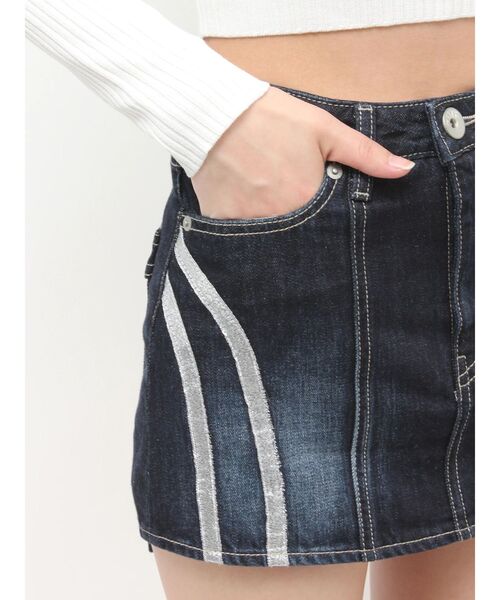 GYDA(ジェイダ)の「ハイウエストCURVE LINEスカートライクデニムショートパンツ(デニムスカート・レディース・ブラック/インディゴブルー・SMALL/MEDIUM)」の10枚目の写真