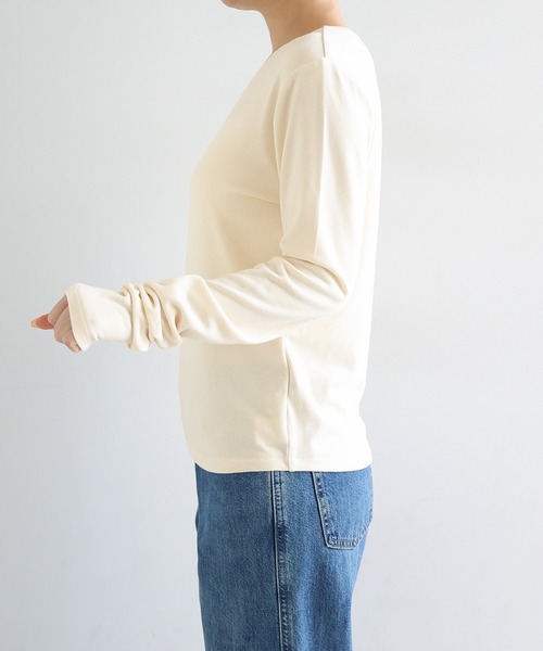 andme(アンドミー)の「【選べるネックデザイン】フライス長袖トップス(Tシャツ/カットソー・レディース・サックスブルー系/アイボリー系/ブラック系/ブラック/アイボリー/サックスブルー・FREE)」の8枚目の写真