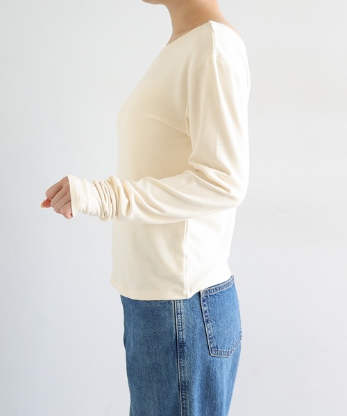 andme(アンドミー)の「【選べるネックデザイン】フライス長袖トップス(Tシャツ/カットソー・レディース・サックスブルー系/アイボリー系/ブラック系/ブラック/アイボリー/サックスブルー・FREE)」の11枚目の写真