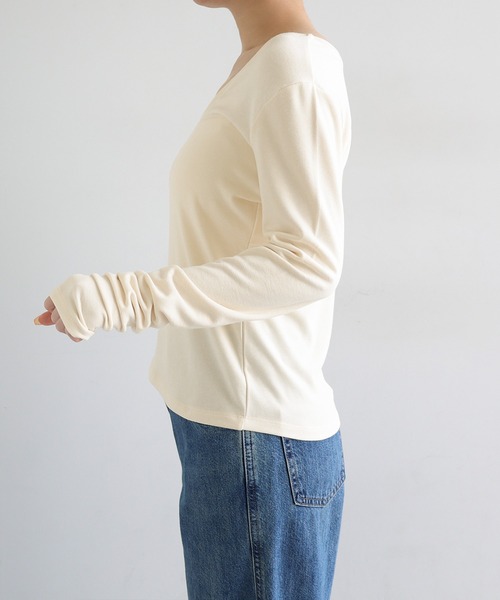 andme(アンドミー)の「【選べるネックデザイン】フライス長袖トップス(Tシャツ/カットソー・レディース・サックスブルー系/アイボリー系/ブラック系/ブラック/アイボリー/サックスブルー・FREE)」の14枚目の写真