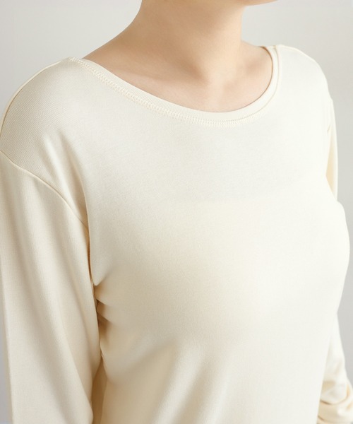 andme(アンドミー)の「【選べるネックデザイン】フライス長袖トップス(Tシャツ/カットソー・レディース・サックスブルー系/アイボリー系/ブラック系/ブラック/アイボリー/サックスブルー・FREE)」の21枚目の写真
