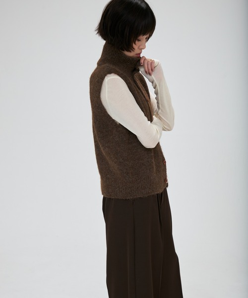 full/fill.（フルフィル）の「high neck over knit vest / ハイネックオーバーニットベスト（ベスト・レディース・ダークグレー/ブラウン/アイボリー・FREE）」の16枚目の写真