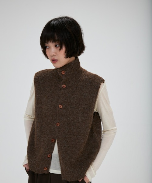 full/fill.（フルフィル）の「high neck over knit vest / ハイネックオーバーニットベスト（ベスト・レディース・ダークグレー/ブラウン/アイボリー・FREE）」の13枚目の写真