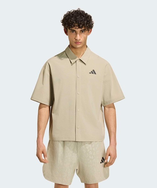 adidas(アディダス)の「シティ テック シャツ / アディダス adidas(Tシャツ/カットソー・メンズ・カーキ・XX-LARGE/3XL/LARGE/SMALL/MEDIUM/X-SMALL/X-LARGE)」の1枚目の写真