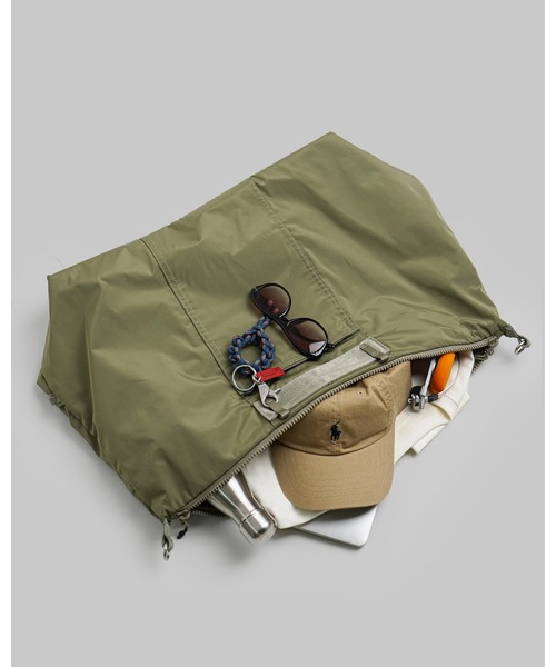 Topologie(トポロジー)の「Explorer Tote Weekender(トートバッグ・レディース・ブラック/モスグリーン系・ONE SIZE)」の12枚目の写真