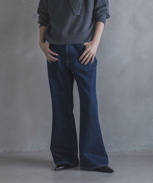 URBAN RESEARCH Sonny Label(アーバンリサーチサニーレーベル)の「ブーツカットデニム(デニムパンツ・レディース・インディゴブルー/ライトインディゴブルー・34/36/38)」の1枚目の写真