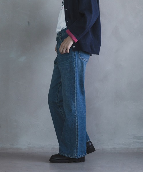 URBAN RESEARCH Sonny Label(アーバンリサーチサニーレーベル)の「ブーツカットデニム(デニムパンツ・レディース・インディゴブルー/ライトインディゴブルー・34/36/38)」の11枚目の写真