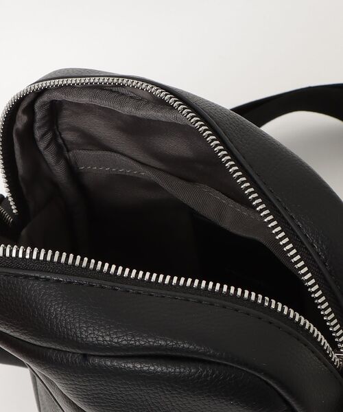 Calvin Klein(カルバン・クライン)の「Calvin Klein カルバンクライン RAISED REPORTER レイズド レポーター ショルダーバッグ(ショルダーバッグ・メンズ・ブラック・FREE)」の14枚目の写真