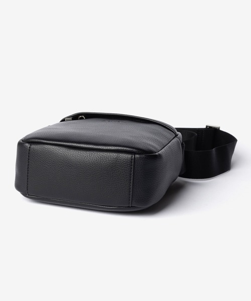 Calvin Klein(カルバン・クライン)の「Calvin Klein カルバンクライン RAISED REPORTER レイズド レポーター ショルダーバッグ(ショルダーバッグ・メンズ・ブラック・FREE)」の5枚目の写真