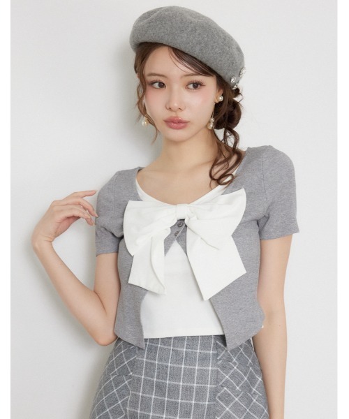 rienda(リエンダ)の「フロントリボンカットトップス 夏服 秋服(Tシャツ/カットソー・レディース・グレー/ブラウン/ブラック・FREE)」の1枚目の写真