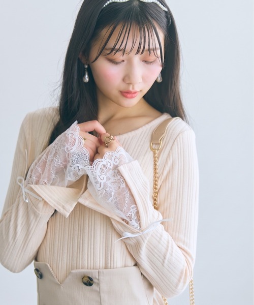 marun(マルン)の「<大きいサイズ>袖口リボンレーステレコリブカットソートップス marun(Tシャツ/カットソー・レディース・アイボリー/チャコールグレー/ピンク系・4L/3L/L/LL/5L)」の3枚目の写真