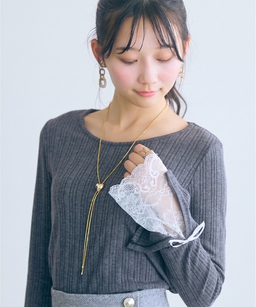 marun(マルン)の「<大きいサイズ>袖口リボンレーステレコリブカットソートップス marun(Tシャツ/カットソー・レディース・アイボリー/チャコールグレー/ピンク系・4L/3L/L/LL/5L)」の1枚目の写真