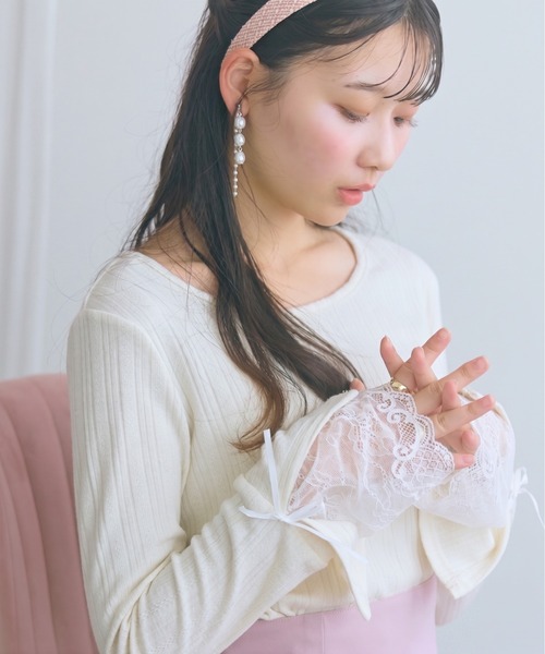 marun(マルン)の「<大きいサイズ>袖口リボンレーステレコリブカットソートップス marun(Tシャツ/カットソー・レディース・アイボリー/チャコールグレー/ピンク系・4L/3L/L/LL/5L)」の2枚目の写真