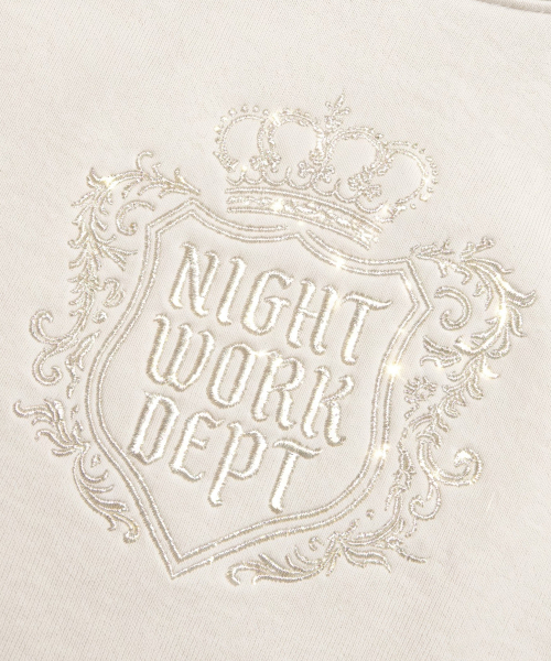 NIGHTWORKDEPT（ナイトワークデプト）の「ARCHIVE CREST HOODIE_LIGHT BEIGE（パーカー・レディース・その他・SMALL/MEDIUM）」の5枚目の写真