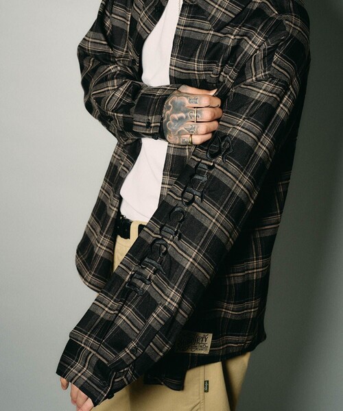 Subciety(サブサエティ)の「Sleeve embroidery check shirt(シャツ/ブラウス・メンズ・ブラウン/ブラック・XL/S/M/L)」の6枚目の写真