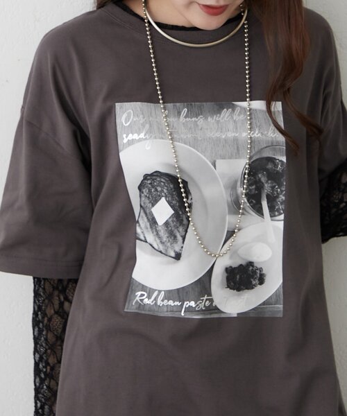 Remind me and forever(リマインドミーアンドフォーエバー)の「袖レース転写大人Tシャツ(Tシャツ/カットソー・レディース・チャコールグレー/オフホワイト・FREE)」の2枚目の写真