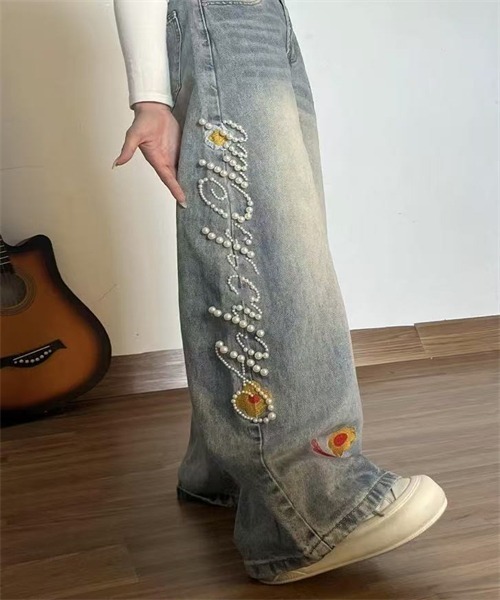 Dream garden（ドリームガーデン）の「パールモチーフ　花刺繍ワイドデニムパンツ（デニムパンツ・レディース・ブルー・2XL/M/S/XL）」の12枚目の写真