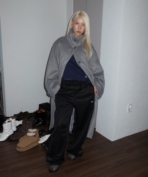 CHICKS(チックス)の「オーバーサイズ ハイネック ベルト付き ヘアリー バルマカーンウールコート グレー(チェスターコート・レディース・グレー・ONE SIZE)」の5枚目の写真