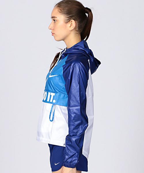 NIKE（ナイキ）の「NIKE（ナイキ） シティパッカブルジャケット（その他アウター・レディース・ブラック/コバルトブルー・MEDIUM/SMALL）」の11枚目の写真