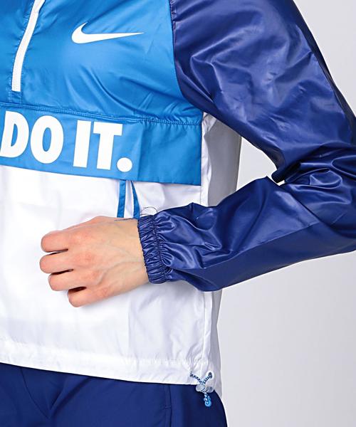 NIKE（ナイキ）の「NIKE（ナイキ） シティパッカブルジャケット（その他アウター・レディース・ブラック/コバルトブルー・MEDIUM/SMALL）」の14枚目の写真