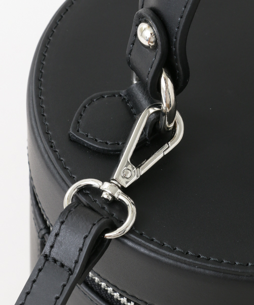 URBAN RESEARCH（アーバンリサーチ）の「BEVINI　バニティショルダーバッグ（ショルダーバッグ・レディース・ブラック/ボルドー・-）」の12枚目の写真